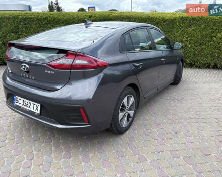 Серый Хендай Ioniq, объемом двигателя 1.58 л и пробегом 65 тыс. км за 16999 $, фото 3 на Automoto.ua