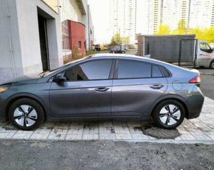 Сірий Хендай Ioniq, об'ємом двигуна 1.6 л та пробігом 165 тис. км за 12500 $, фото 11 на Automoto.ua