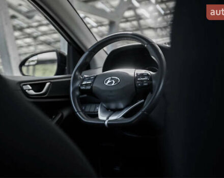 Серый Хендай Ioniq, объемом двигателя 1.58 л и пробегом 65 тыс. км за 16999 $, фото 22 на Automoto.ua
