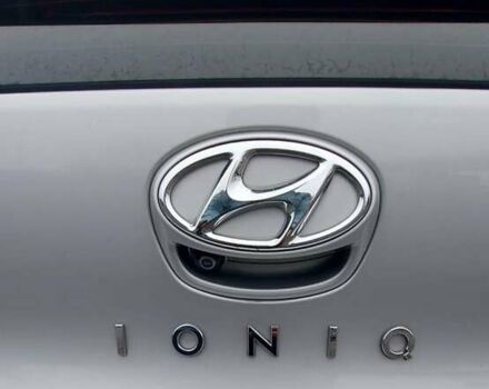 Серый Хендай Ioniq, объемом двигателя 1.58 л и пробегом 72 тыс. км за 16500 $, фото 22 на Automoto.ua