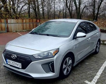 Серый Хендай Ioniq, объемом двигателя 1.58 л и пробегом 72 тыс. км за 16500 $, фото 5 на Automoto.ua