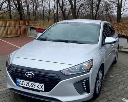 Серый Хендай Ioniq, объемом двигателя 1.58 л и пробегом 72 тыс. км за 16500 $, фото 1 на Automoto.ua