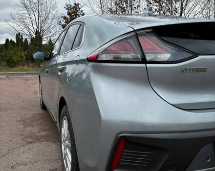 Сірий Хендай Ioniq, об'ємом двигуна 0 л та пробігом 131 тис. км за 16500 $, фото 7 на Automoto.ua