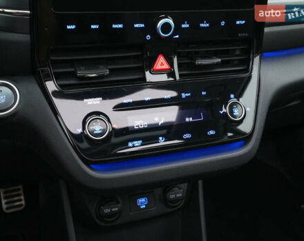 Сірий Хендай Ioniq, об'ємом двигуна 0 л та пробігом 130 тис. км за 15600 $, фото 18 на Automoto.ua