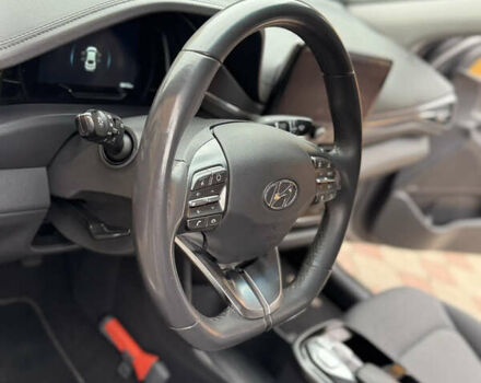 Серый Хендай Ioniq, объемом двигателя 0 л и пробегом 58 тыс. км за 15199 $, фото 27 на Automoto.ua
