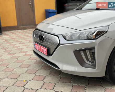Серый Хендай Ioniq, объемом двигателя 0 л и пробегом 58 тыс. км за 15199 $, фото 49 на Automoto.ua