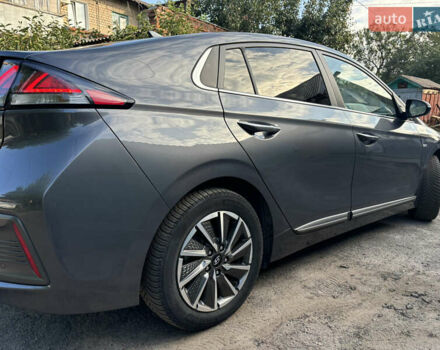 Серый Хендай Ioniq, объемом двигателя 0 л и пробегом 75 тыс. км за 15499 $, фото 11 на Automoto.ua