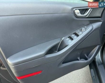Сірий Хендай Ioniq, об'ємом двигуна 1.58 л та пробігом 165 тис. км за 15999 $, фото 9 на Automoto.ua