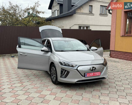 Серый Хендай Ioniq, объемом двигателя 0 л и пробегом 58 тыс. км за 15199 $, фото 24 на Automoto.ua