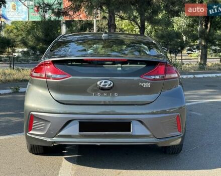 Сірий Хендай Ioniq, об'ємом двигуна 1.58 л та пробігом 165 тис. км за 15999 $, фото 5 на Automoto.ua