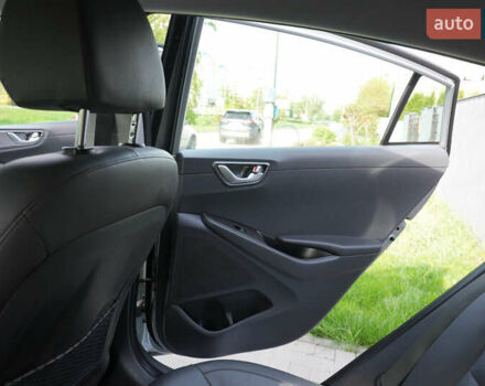 Серый Хендай Ioniq, объемом двигателя 0 л и пробегом 45 тыс. км за 16500 $, фото 33 на Automoto.ua