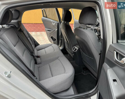 Серый Хендай Ioniq, объемом двигателя 0 л и пробегом 58 тыс. км за 15199 $, фото 19 на Automoto.ua