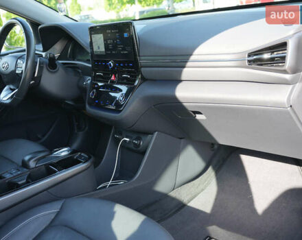 Серый Хендай Ioniq, объемом двигателя 0 л и пробегом 45 тыс. км за 16500 $, фото 14 на Automoto.ua
