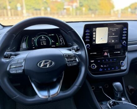 Серый Хендай Ioniq, объемом двигателя 1.6 л и пробегом 125 тыс. км за 14700 $, фото 5 на Automoto.ua