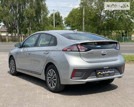 Сірий Хендай Ioniq, об'ємом двигуна 0 л та пробігом 46 тис. км за 17499 $, фото 27 на Automoto.ua