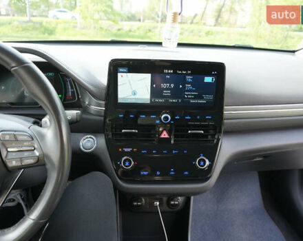 Серый Хендай Ioniq, объемом двигателя 0 л и пробегом 45 тыс. км за 16500 $, фото 41 на Automoto.ua