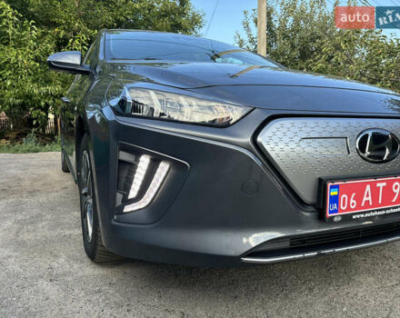 Серый Хендай Ioniq, объемом двигателя 0 л и пробегом 75 тыс. км за 15499 $, фото 3 на Automoto.ua