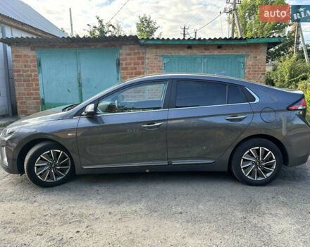Серый Хендай Ioniq, объемом двигателя 0 л и пробегом 75 тыс. км за 15499 $, фото 5 на Automoto.ua