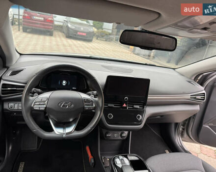 Серый Хендай Ioniq, объемом двигателя 0 л и пробегом 58 тыс. км за 15199 $, фото 34 на Automoto.ua