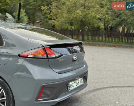 Серый Хендай Ioniq, объемом двигателя 0 л и пробегом 80 тыс. км за 17999 $, фото 5 на Automoto.ua