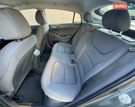 Сірий Хендай Ioniq, об'ємом двигуна 1.58 л та пробігом 165 тис. км за 15999 $, фото 13 на Automoto.ua