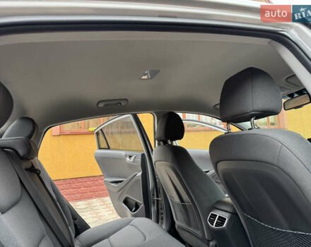 Серый Хендай Ioniq, объемом двигателя 0 л и пробегом 58 тыс. км за 15199 $, фото 20 на Automoto.ua