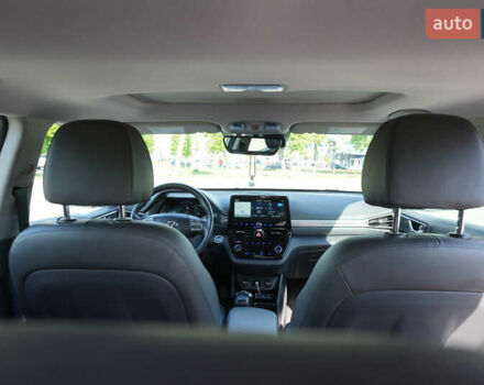 Серый Хендай Ioniq, объемом двигателя 0 л и пробегом 45 тыс. км за 16500 $, фото 29 на Automoto.ua