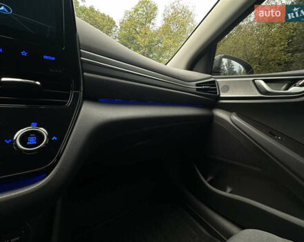 Серый Хендай Ioniq, объемом двигателя 0 л и пробегом 80 тыс. км за 17999 $, фото 25 на Automoto.ua
