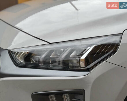 Серый Хендай Ioniq, объемом двигателя 0 л и пробегом 58 тыс. км за 15199 $, фото 50 на Automoto.ua