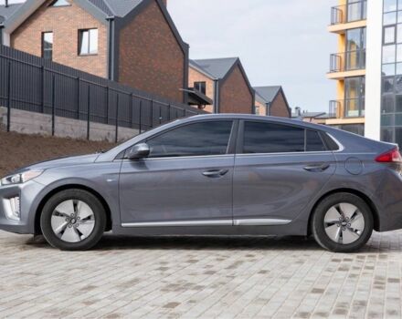 Серый Хендай Ioniq, объемом двигателя 1.58 л и пробегом 126 тыс. км за 14700 $, фото 4 на Automoto.ua