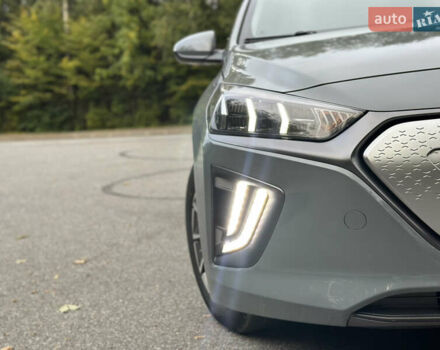 Серый Хендай Ioniq, объемом двигателя 0 л и пробегом 80 тыс. км за 17999 $, фото 7 на Automoto.ua