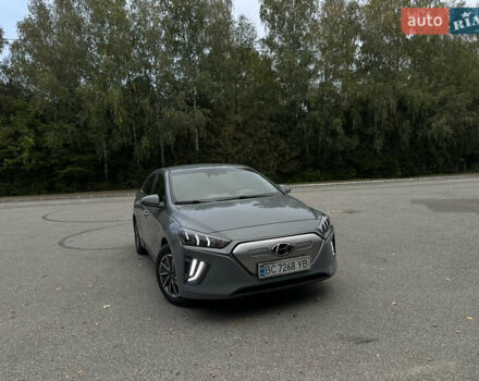 Серый Хендай Ioniq, объемом двигателя 0 л и пробегом 80 тыс. км за 17999 $, фото 20 на Automoto.ua