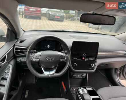 Серый Хендай Ioniq, объемом двигателя 0 л и пробегом 58 тыс. км за 15199 $, фото 32 на Automoto.ua