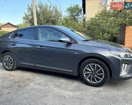 Серый Хендай Ioniq, объемом двигателя 0 л и пробегом 75 тыс. км за 15499 $, фото 7 на Automoto.ua