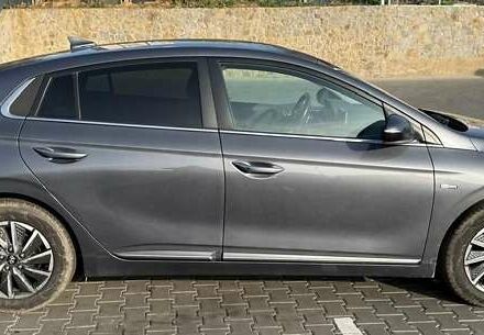 Серый Хендай Ioniq, объемом двигателя 0 л и пробегом 115 тыс. км за 16400 $, фото 3 на Automoto.ua