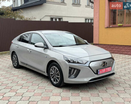 Серый Хендай Ioniq, объемом двигателя 0 л и пробегом 58 тыс. км за 15199 $, фото 3 на Automoto.ua