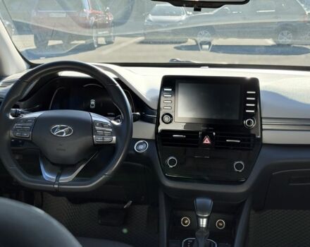 Серый Хендай Ioniq, объемом двигателя 1.6 л и пробегом 125 тыс. км за 14700 $, фото 7 на Automoto.ua