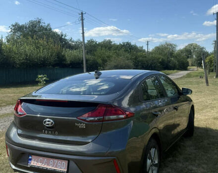 Серый Хендай Ioniq, объемом двигателя 1.58 л и пробегом 84 тыс. км за 15500 $, фото 4 на Automoto.ua