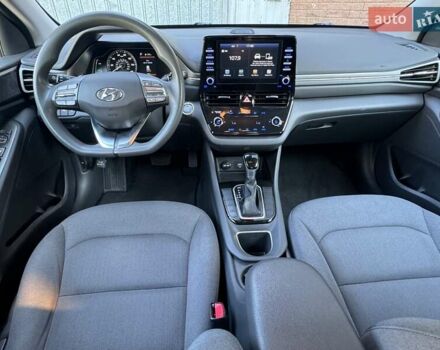 Сірий Хендай Ioniq, об'ємом двигуна 1.58 л та пробігом 165 тис. км за 15999 $, фото 14 на Automoto.ua