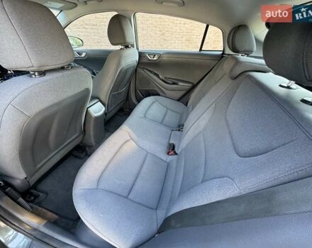 Сірий Хендай Ioniq, об'ємом двигуна 1.58 л та пробігом 165 тис. км за 15999 $, фото 12 на Automoto.ua