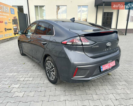 Серый Хендай Ioniq, объемом двигателя 0 л и пробегом 70 тыс. км за 15800 $, фото 4 на Automoto.ua
