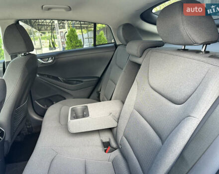 Серый Хендай Ioniq, объемом двигателя 0 л и пробегом 70 тыс. км за 15800 $, фото 30 на Automoto.ua