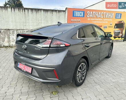 Серый Хендай Ioniq, объемом двигателя 0 л и пробегом 70 тыс. км за 15800 $, фото 3 на Automoto.ua