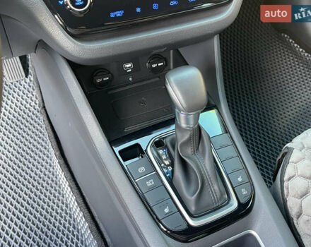 Серый Хендай Ioniq, объемом двигателя 1.58 л и пробегом 46 тыс. км за 19900 $, фото 14 на Automoto.ua