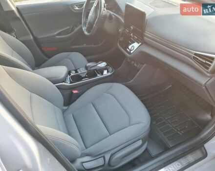 Серый Хендай Ioniq, объемом двигателя 0 л и пробегом 37 тыс. км за 16700 $, фото 25 на Automoto.ua
