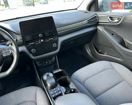Серый Хендай Ioniq, объемом двигателя 0 л и пробегом 70 тыс. км за 15800 $, фото 19 на Automoto.ua