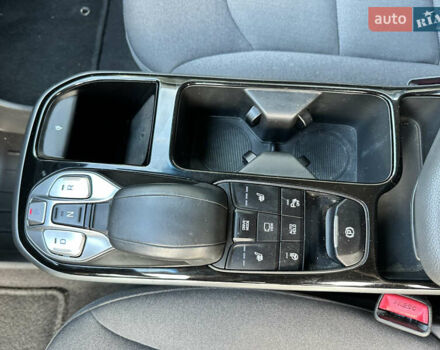 Серый Хендай Ioniq, объемом двигателя 0 л и пробегом 70 тыс. км за 15800 $, фото 21 на Automoto.ua