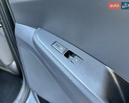 Серый Хендай Ioniq, объемом двигателя 0 л и пробегом 70 тыс. км за 15800 $, фото 37 на Automoto.ua