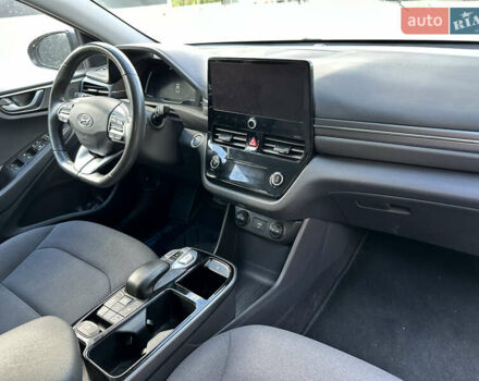 Серый Хендай Ioniq, объемом двигателя 0 л и пробегом 70 тыс. км за 15800 $, фото 39 на Automoto.ua