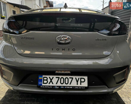 Сірий Хендай Ioniq, об'ємом двигуна 0 л та пробігом 20 тис. км за 19500 $, фото 6 на Automoto.ua